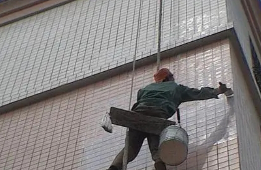武汉市卫生间漏水维修公司分享下武汉市外墙防水的必要性。